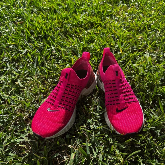 Nike Shoes - Womens Nike React Phantom Run Flyknit Size 7.5